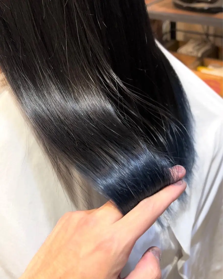 ロング カラー ブルーカラー 毛谷 嘉明/ブリーチカラーのヘアスタイル
