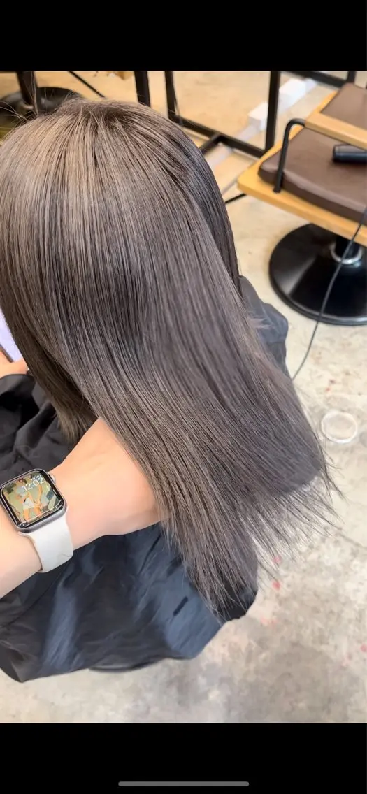 ミディアム カラー ブリーチ カット ヘアカラー トリートメント 🩷ハイトーン透明感 レイヤー🩷ユリカのヘアスタイル