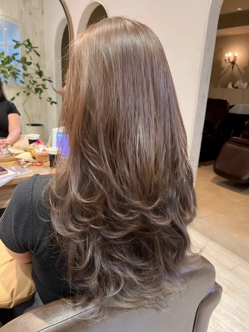 ロング カラー パーマ ヘアアレンジ 透明感カラー グレージュ くびれヘア 韓国風ヘア 似合わせカット カット ヘアカラー トリートメント レイヤーカット ✨️進藤ひかりのヘアスタイル
