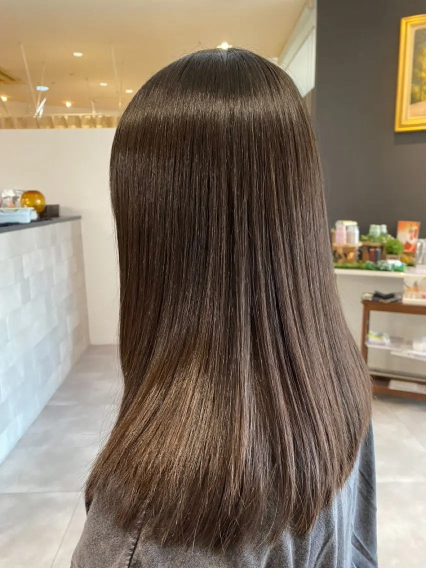 セミロング 縮毛矯正 安森 日向のヘアスタイル