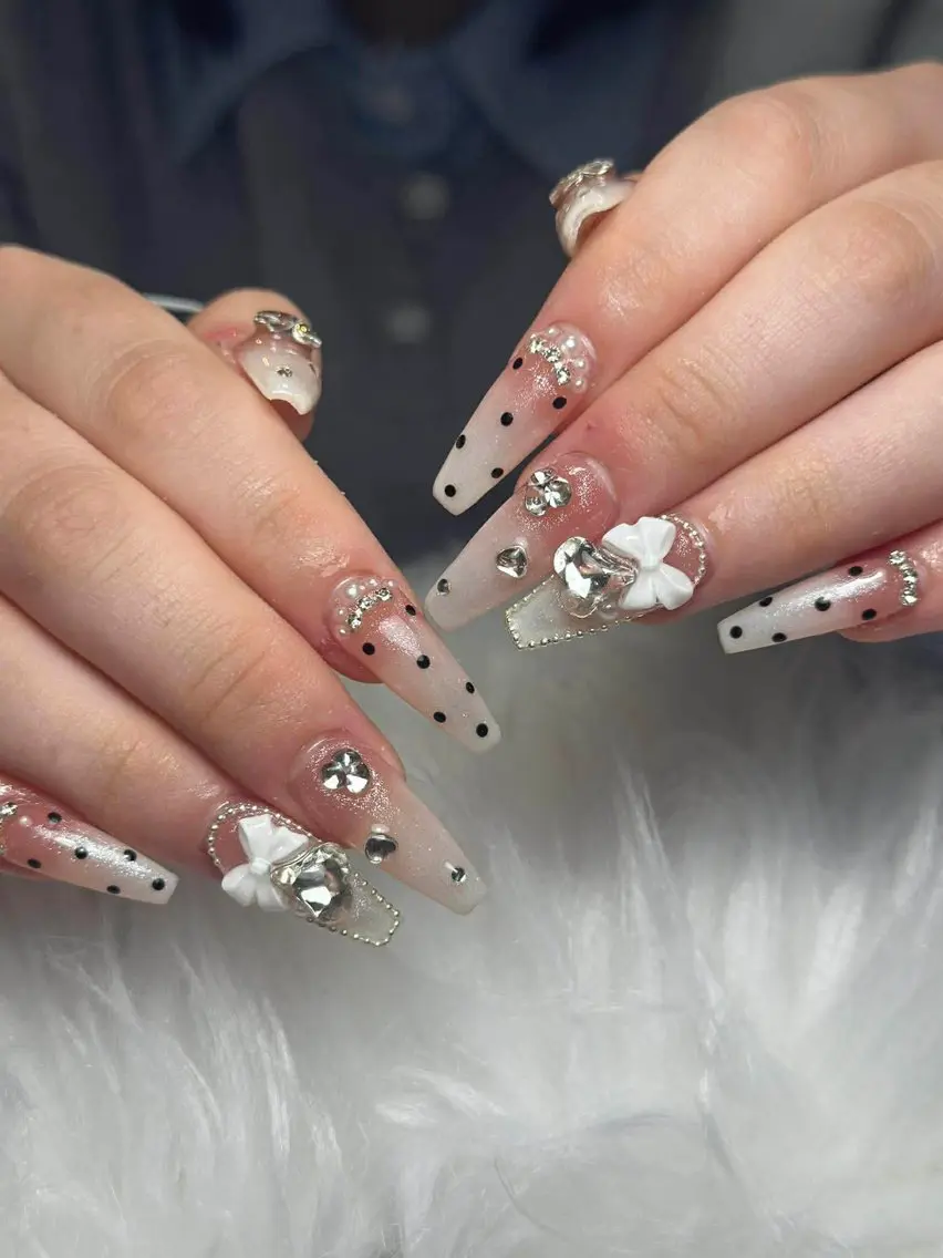 ネイル フレンチネイル ジェルネイル ガーリー 韓国ネイル ロングネイル ハンドネイル NieNail Nezukoのネイルデザイン