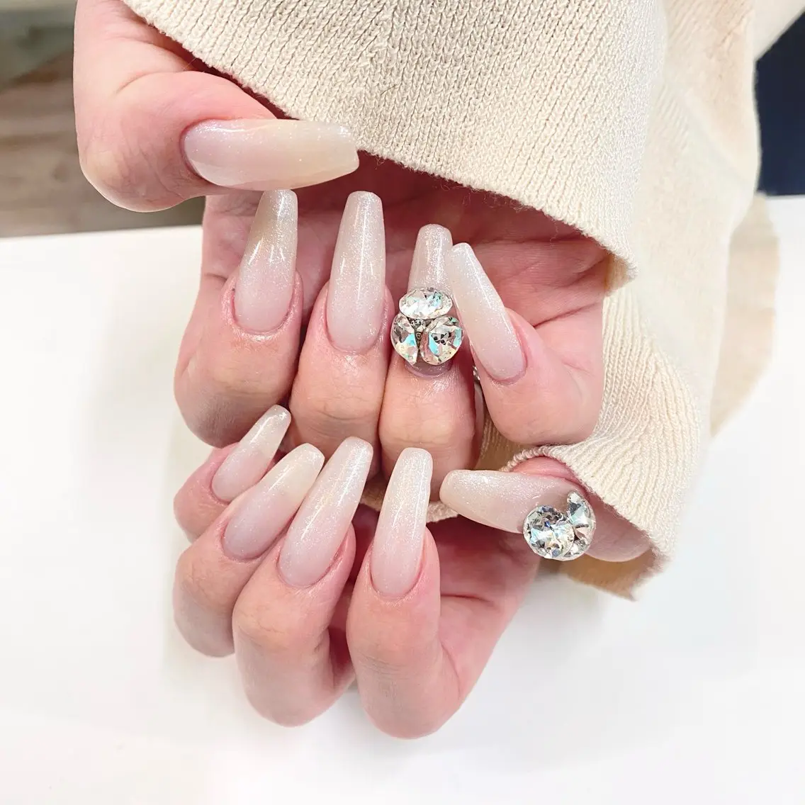 《初回オフ無料》💎2本までOK💅Vカットストーン ワンカラー💎《自店付替オフ無料》の写真