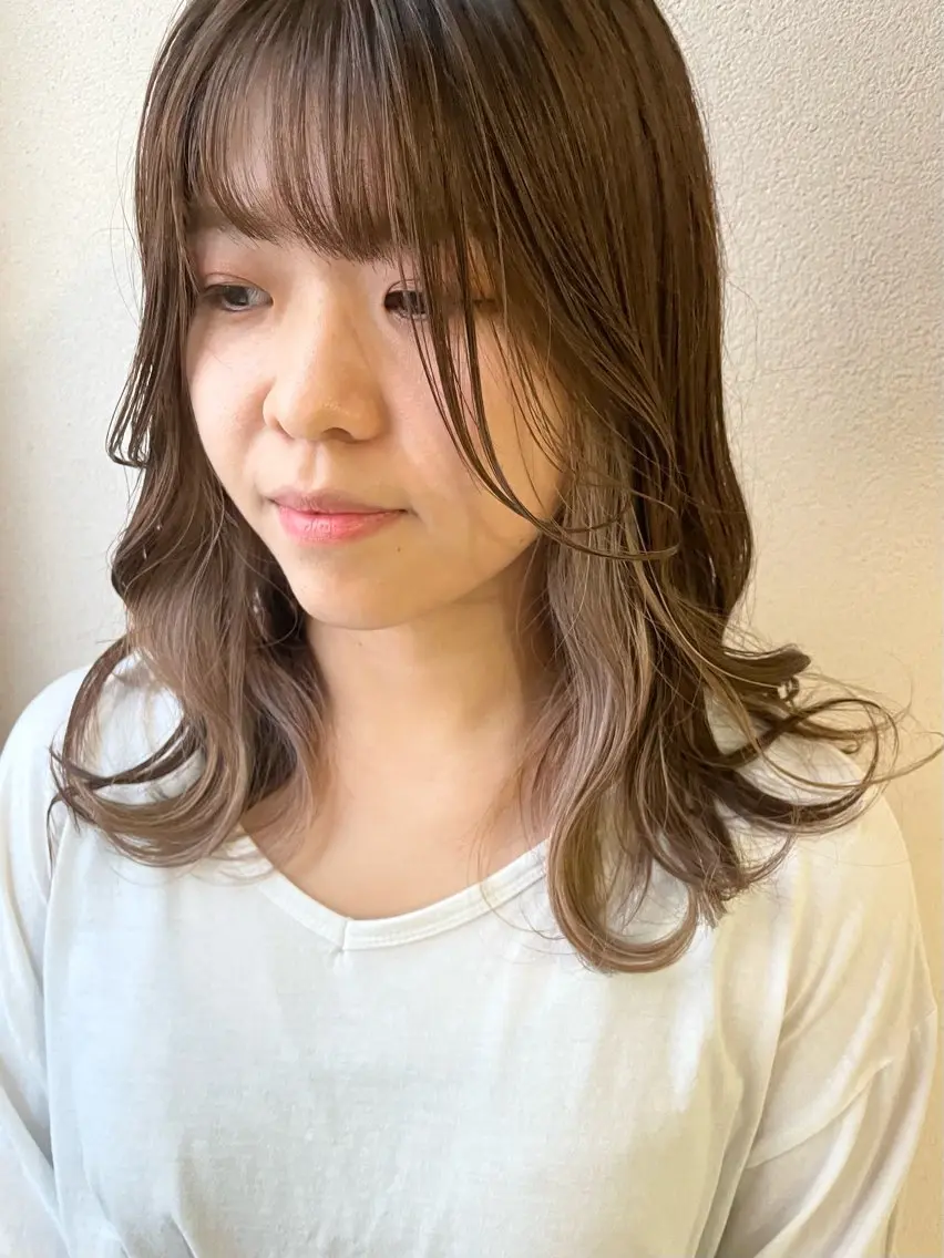 セミロング カラー デザインカラー イヤリングカラー ヘアカラー 沢田 瞳のヘアスタイル
