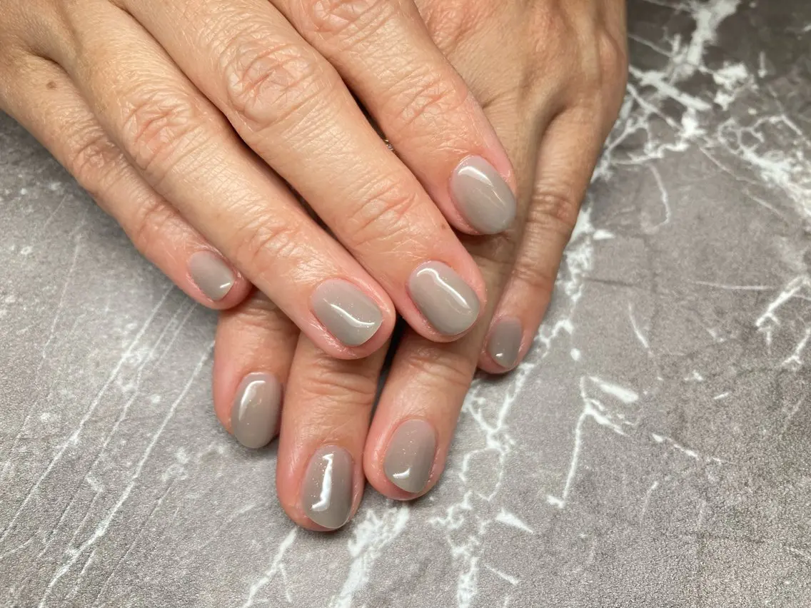 ネイル ラメ(グリッター) シンプルネイル Lisa’s Salonのネイルデザイン