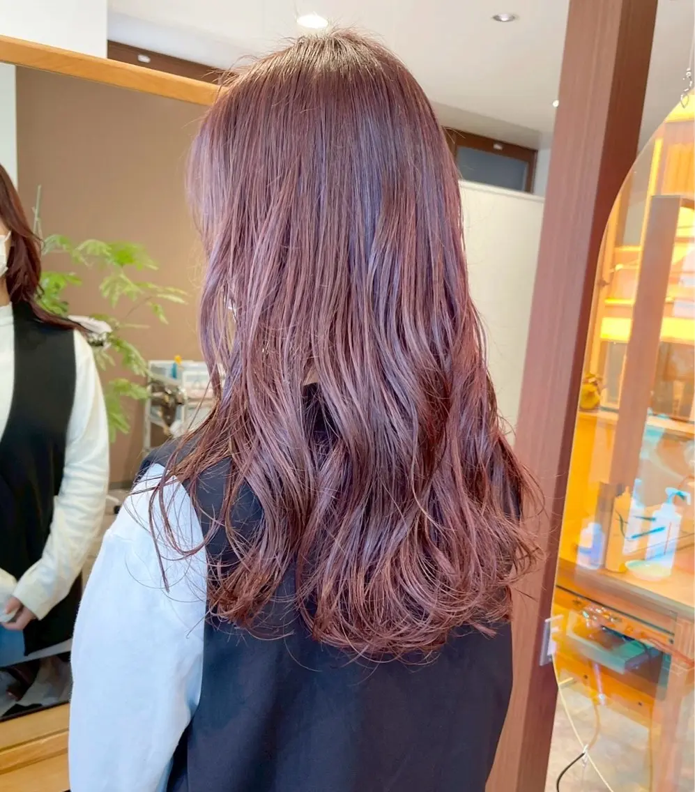 ロング カラー ブラウンカラー ピンクカラー ピンクブラウン ロング ✨️赤み消しカラー/ けんしん/ミルクティのヘアスタイル