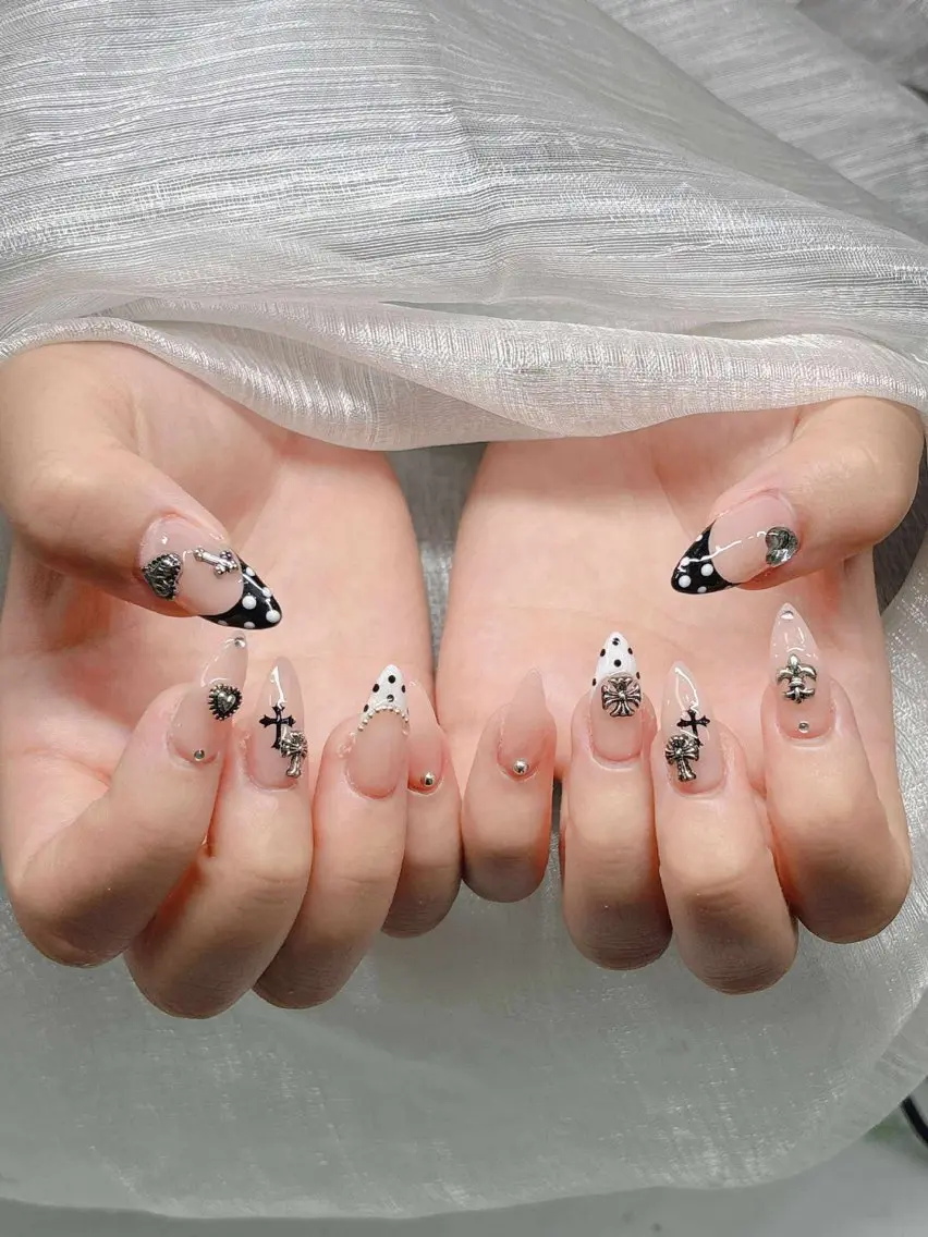 ネイル ハンドネイル Lee Nailsのネイルデザイン