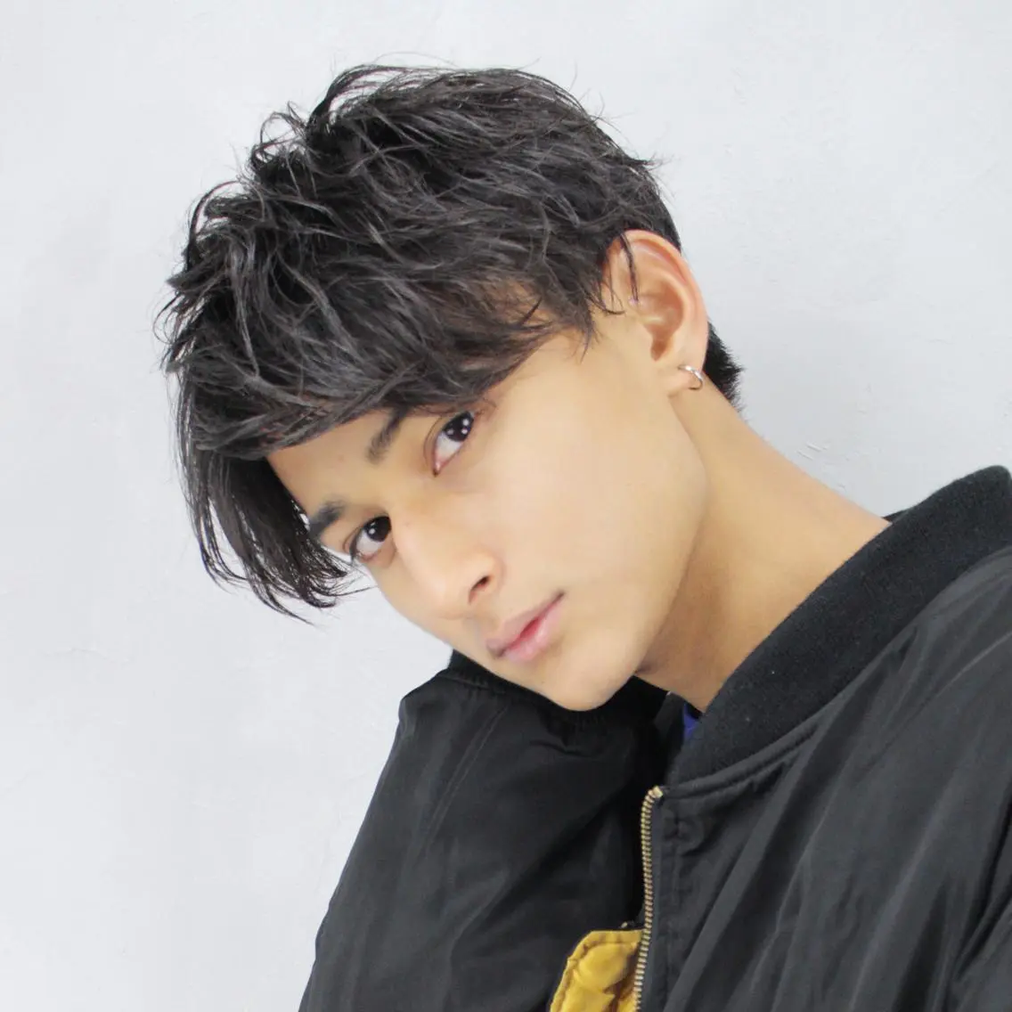 ショート カラー パーマ ヘアアレンジ メンズ センターパート マッシュ メンズパーマ カット ITbyALBUM 中野店のヘアスタイル