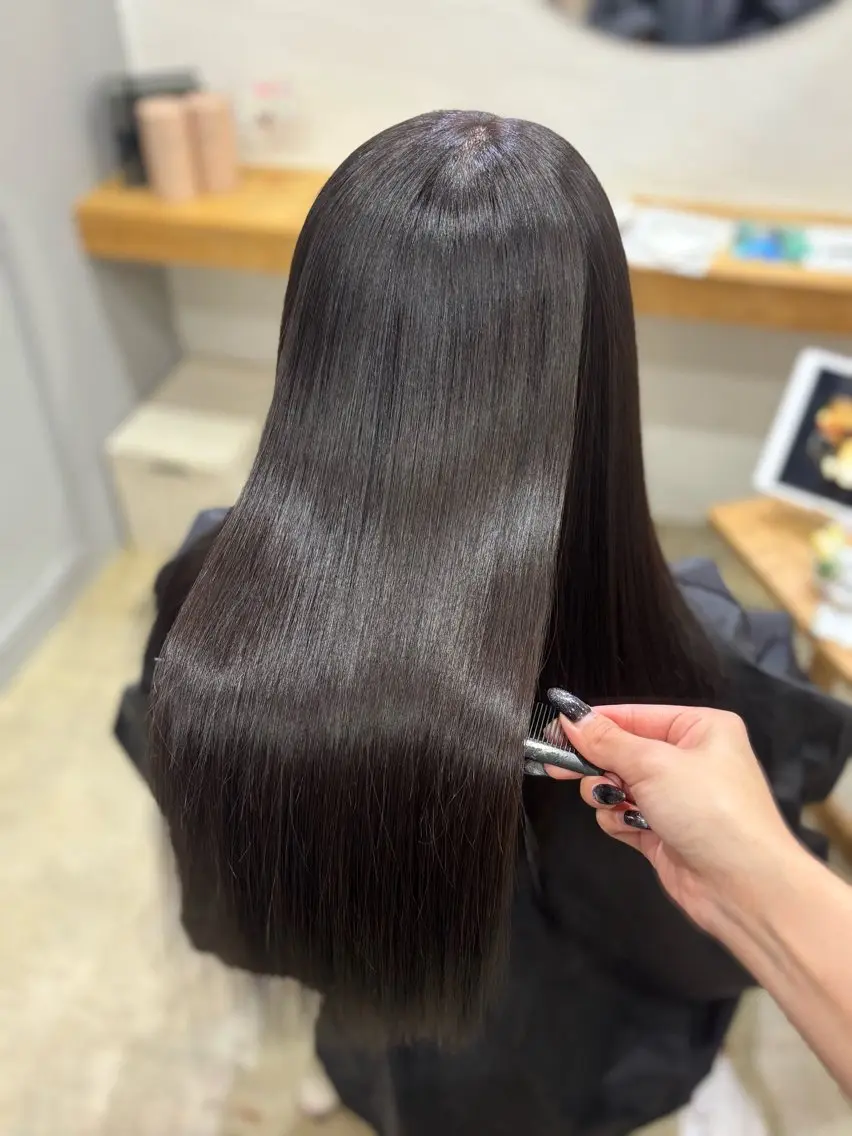 ロング カラー ヘアカラー トリートメント miloc Maikaのヘアスタイル
