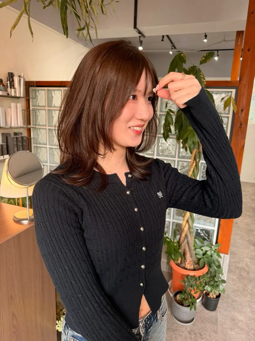 ミディアム カット ヘアカラー IWT KEIZOのヘアスタイル