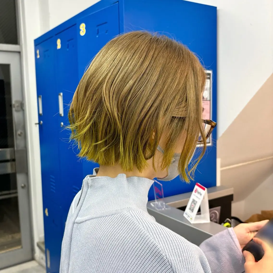 ショート イエローカラー カット ヘアカラー トリートメント レイヤー/ハッシュ /デザインカラーのヘアスタイル