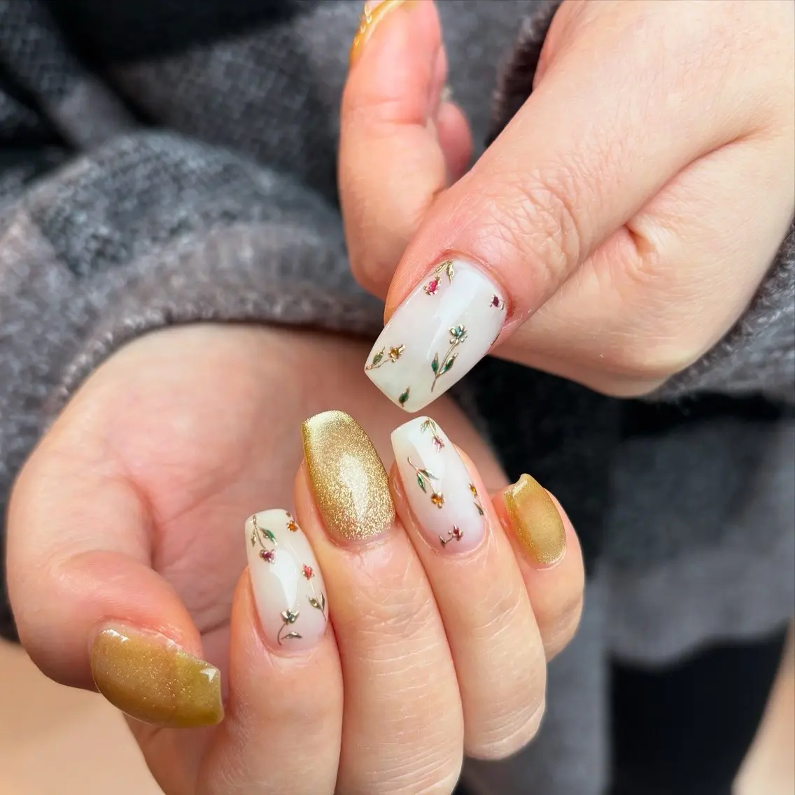 ミディアム ハンドネイル Clala Ayumiのネイルデザイン