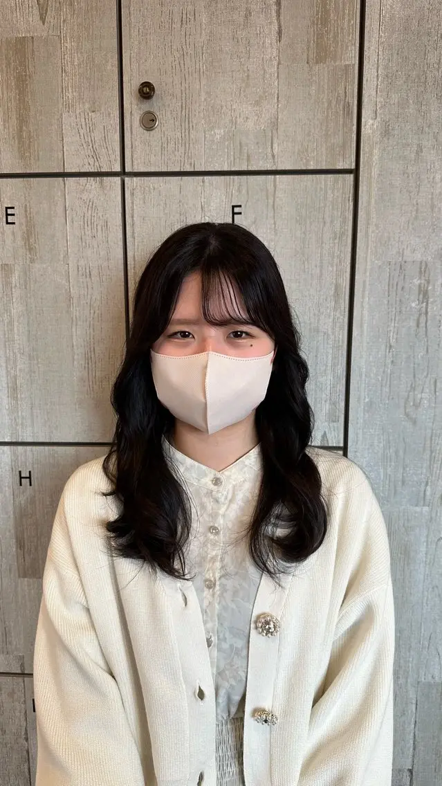 セミロング カラー 柔らかいbeige ¦韓国¦🩰マユ🩰のヘアスタイル