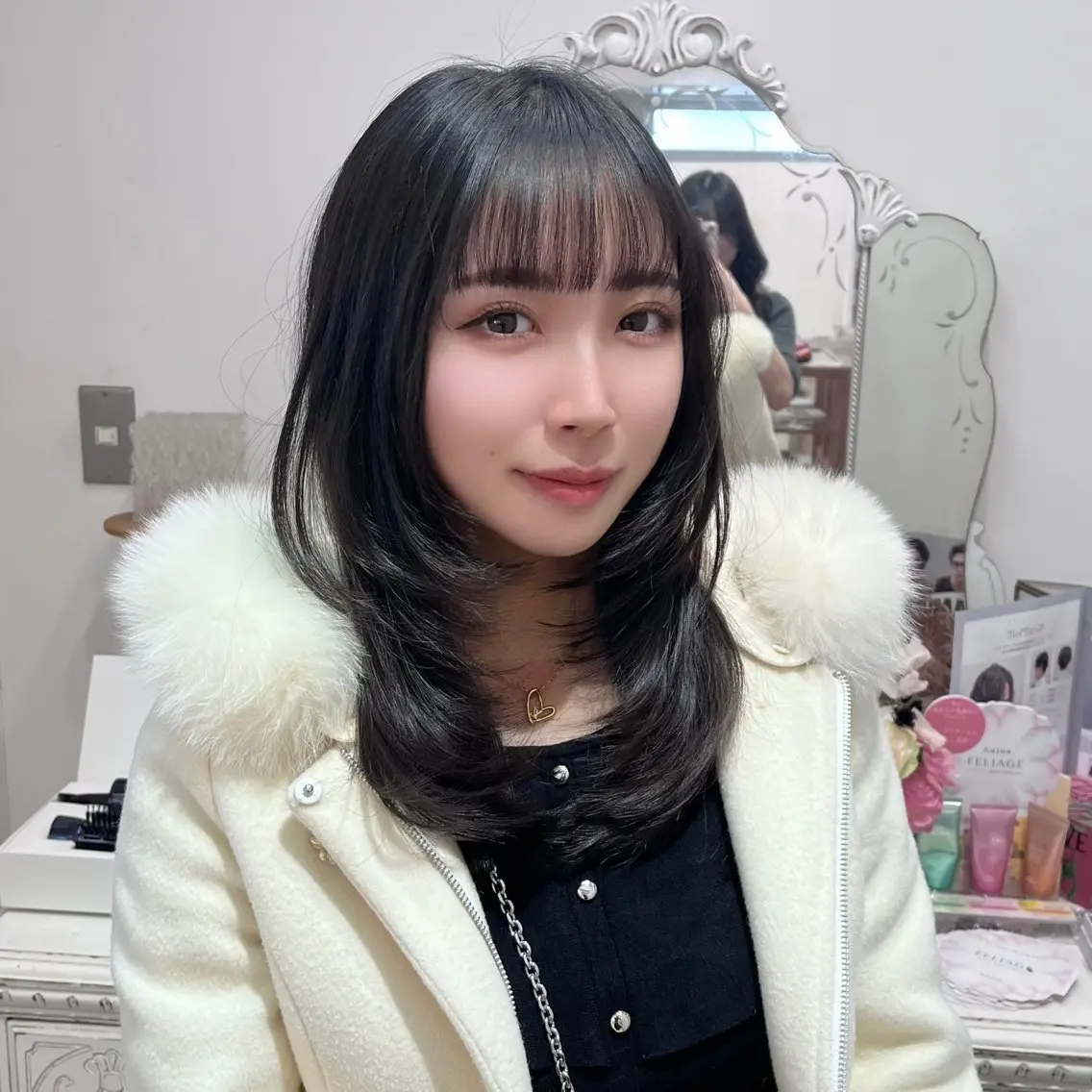 ミディアム くびれヘア 顔周りカット 韓国風ヘア レイヤーカット 似合わせカット カット ヘアカラー LUNA🌙韓国ヘア 🌙レイヤーカットのヘアスタイル