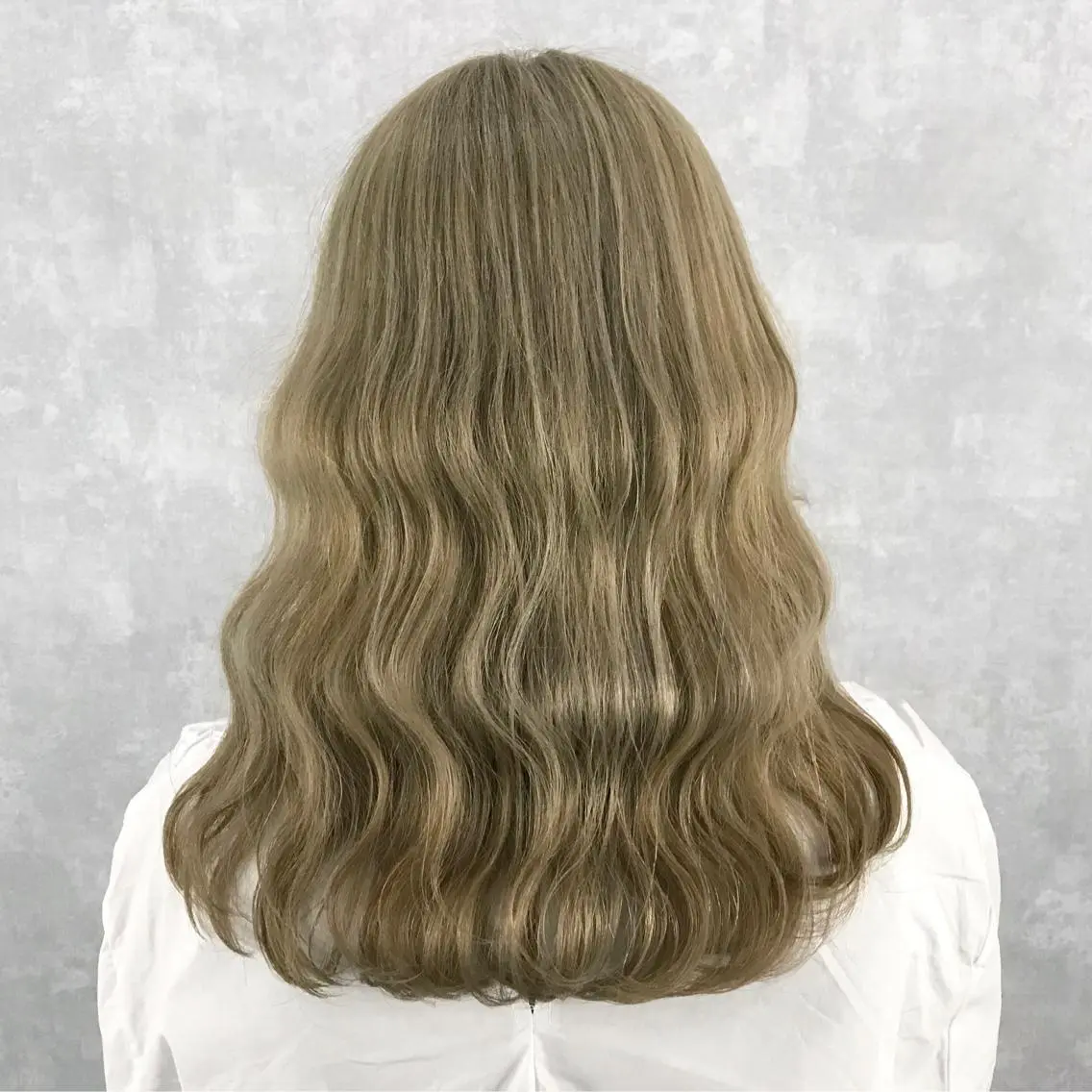 セミロング カラー アッシュ ベージュカラー ブリーチ K-POP好き美容師 🇰🇷Kai.Yのヘアスタイル
