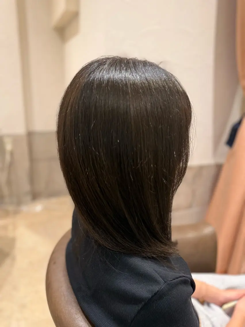 セミロング カラー 透明感カラー 野津 祐希のヘアスタイル