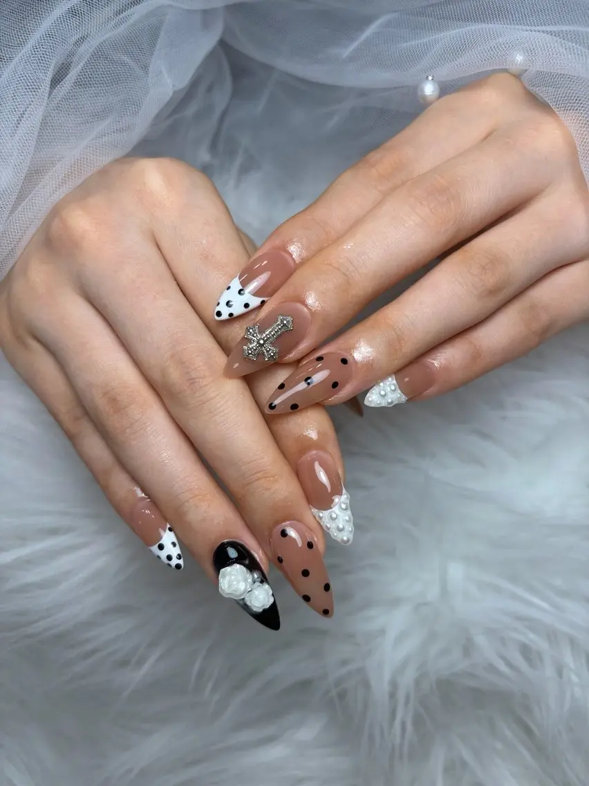ネイル アートネイル 長さ出し ジェルネイル 韓国ネイル マグネットネイル ハンドネイル Cloudy Chan Nailのネイルデザイン