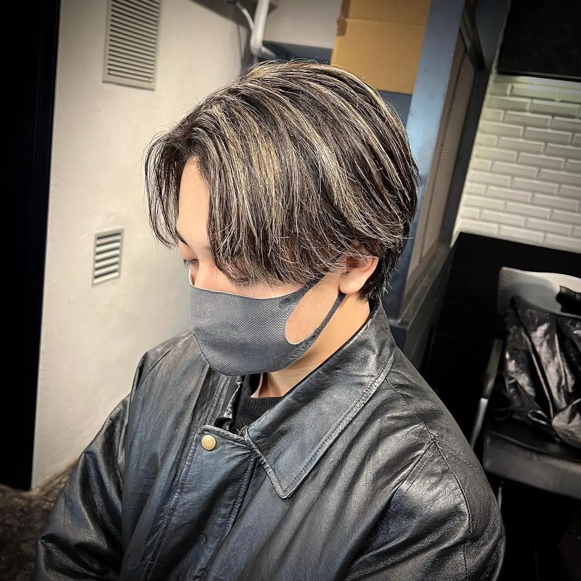 メンズ センターパート メンズハイライト メンズメッシュ カット ヘアカラー トリートメント メンズ特化/パーマ/ メッシュ/竜成のヘアスタイル