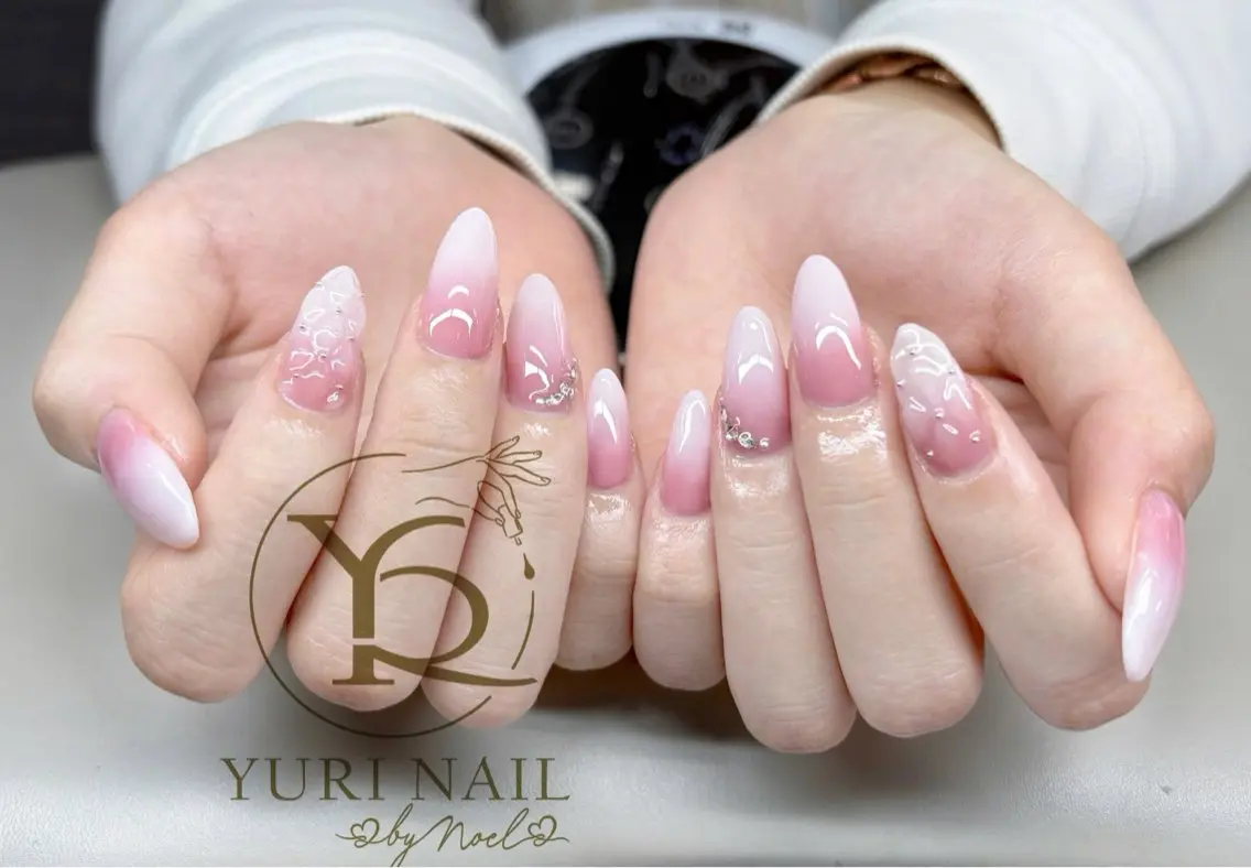 ネイル オーロラネイル ブルー チークネイル フットネイル フレンチネイル ハンドネイル フットネイル ハンドケア YURI Nail NARITAのネイルデザイン