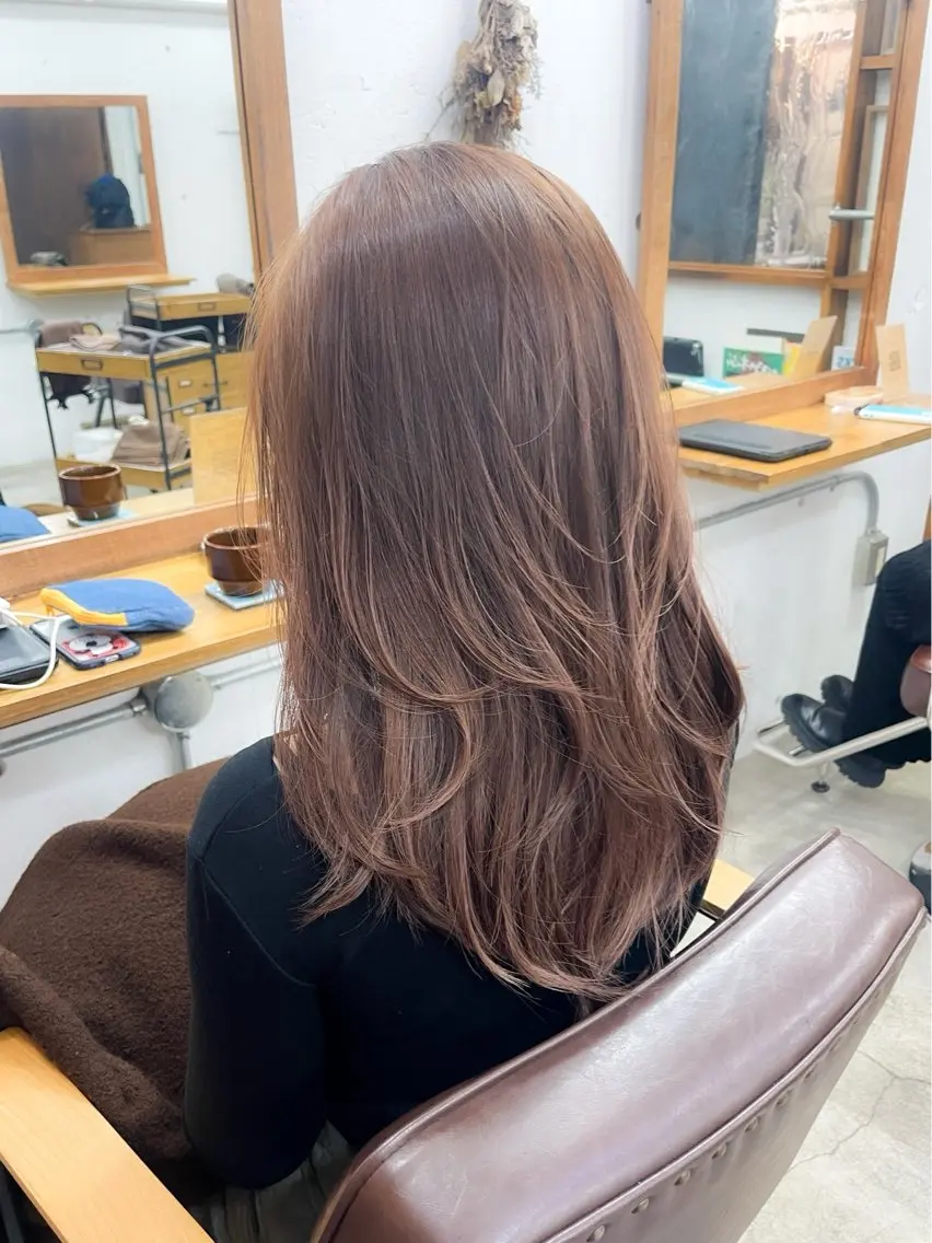 セミロング くせ毛 レイヤーカット 縮毛矯正 髪質改善 縮毛矯正 ロングヘア サイトウのヘアスタイル