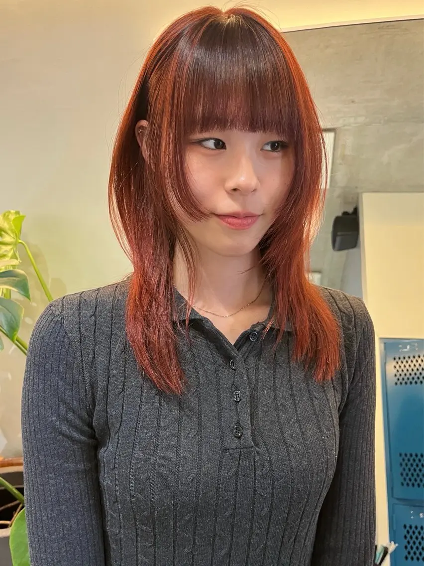 ミディアム ミディアムレイヤー アッシュ オレンジブラウン 顔まわりレイヤー ハッシュカット カット ヘアカラー レイヤーカット\ウル フ chinatsuのヘアスタイル