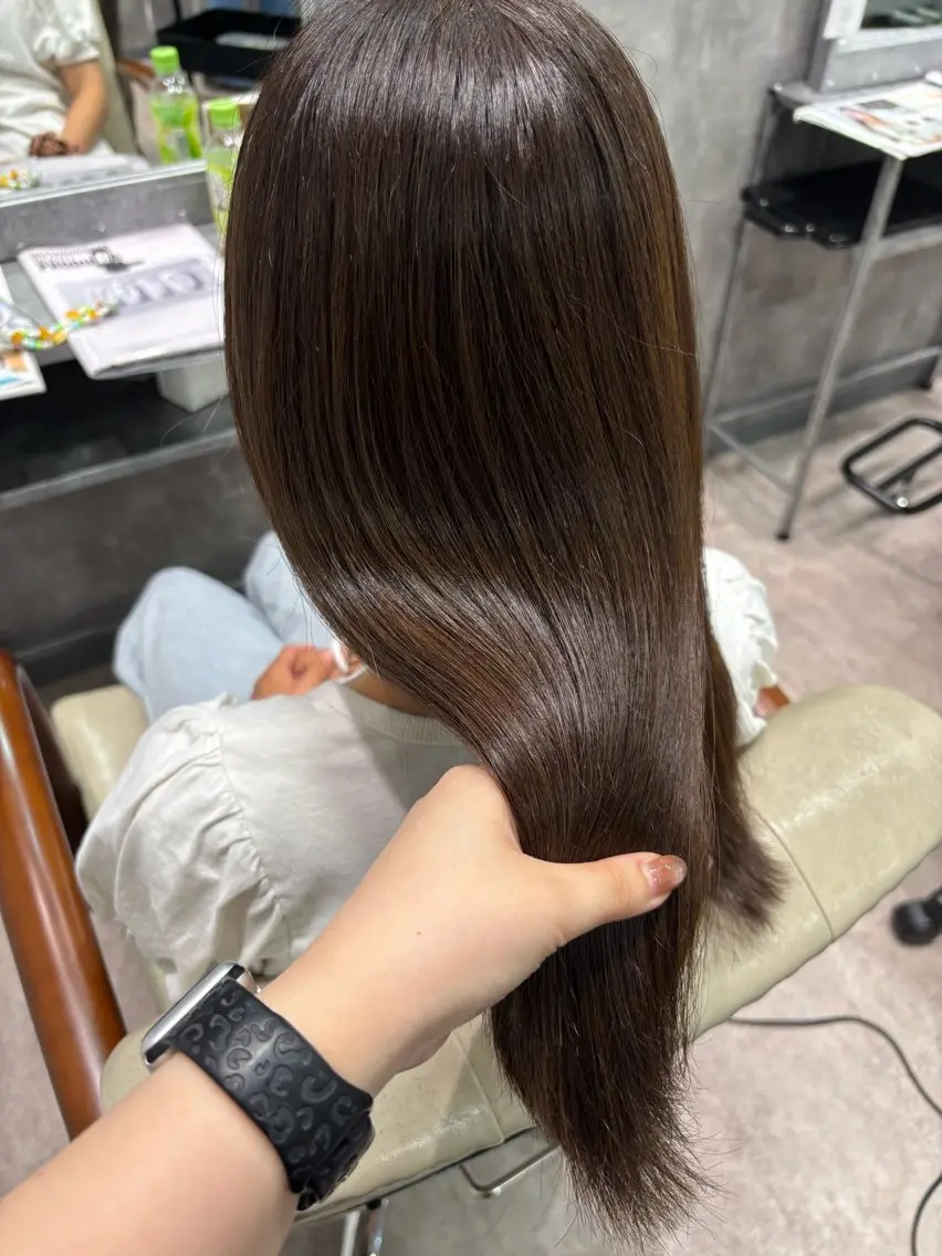 セミロング カット ヘアカラー MIHO 海外風レイヤーのヘアスタイル