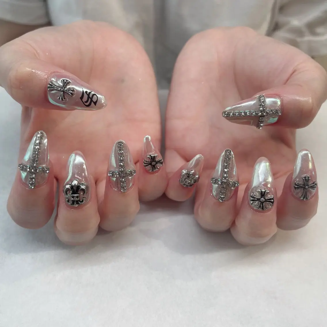 ネイル ハンドネイル 💎🐰 saki. m 🐰💎のネイルデザイン