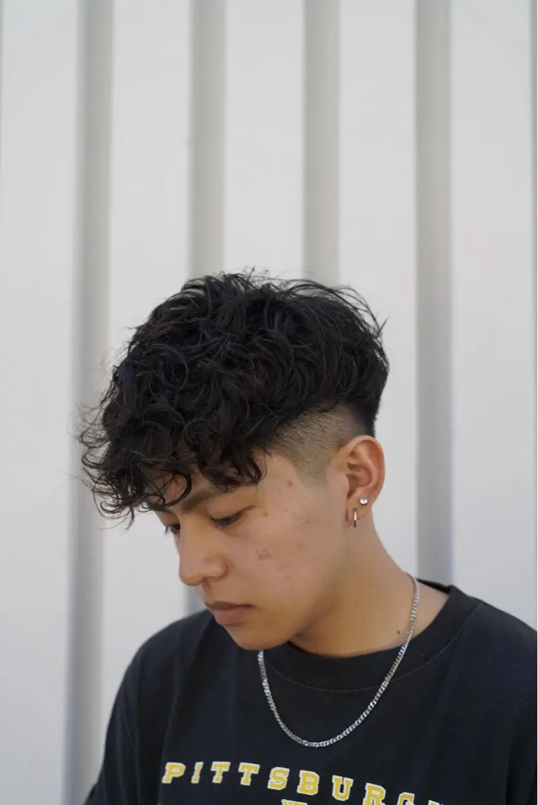 パーマ メンズ スペインカール カット パーマ ヘアセット 関 晃哉のヘアスタイル