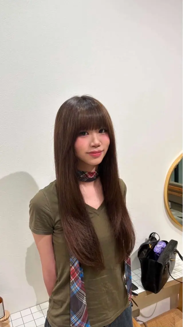 ロング カラー ブリーチ ブラウンカラー チョコレートブラウン 透明感カラー ASU/Wカラー /ナチュラルカラーのヘアスタイル
