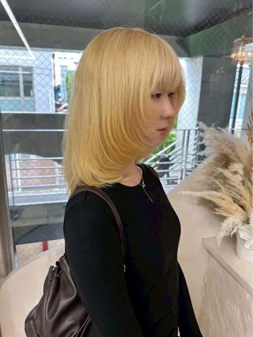 ミディアム カラー ミディアムパーマ ブリーチ ブロンド ダブルカラー ハイライトカラー ヘアカラー トリートメント XELM/RUI /高崎/ブリーチ/のヘアスタイル