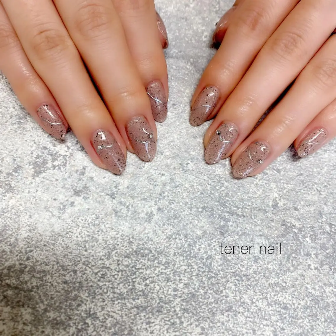 ネイル シルバー テネルネイル tener nailのネイルデザイン