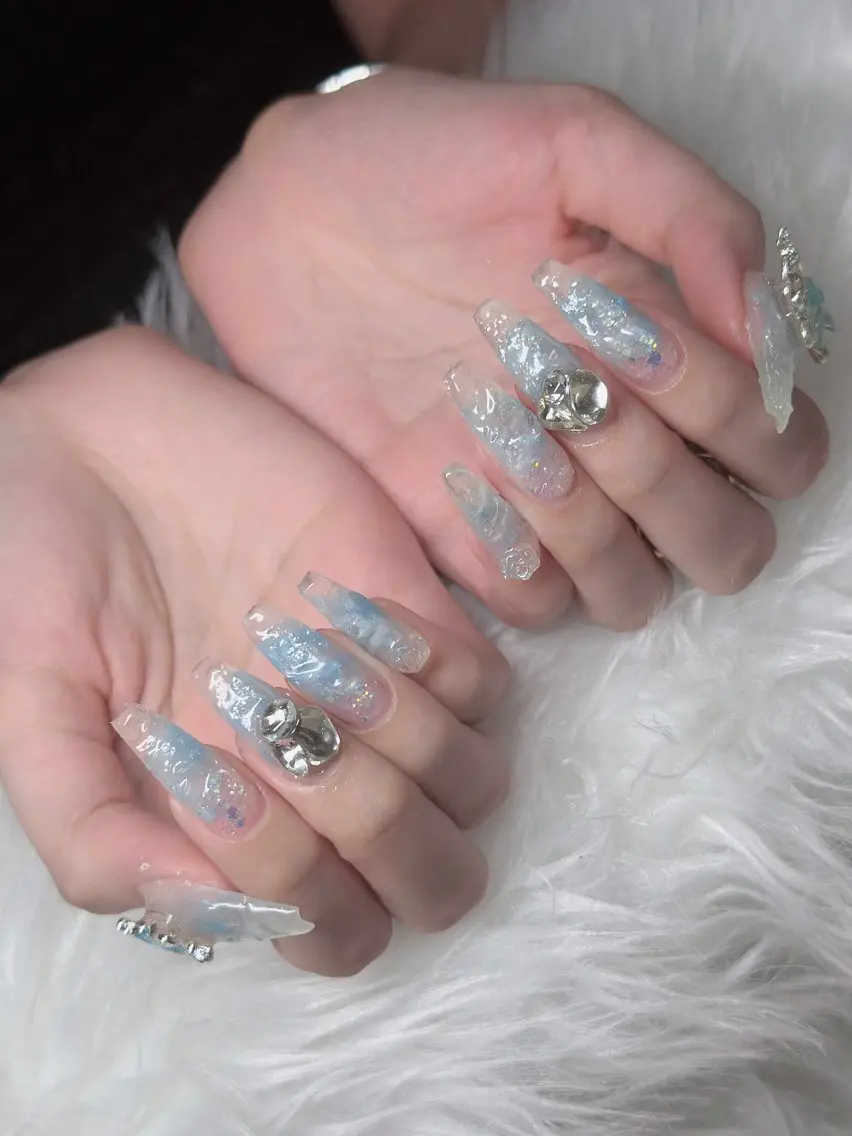 ネイル オーロラネイル フレンチネイル ジェルネイル ハロウィン キラキラネイル ハンドネイル H.baby Nail Salonのネイルデザイン