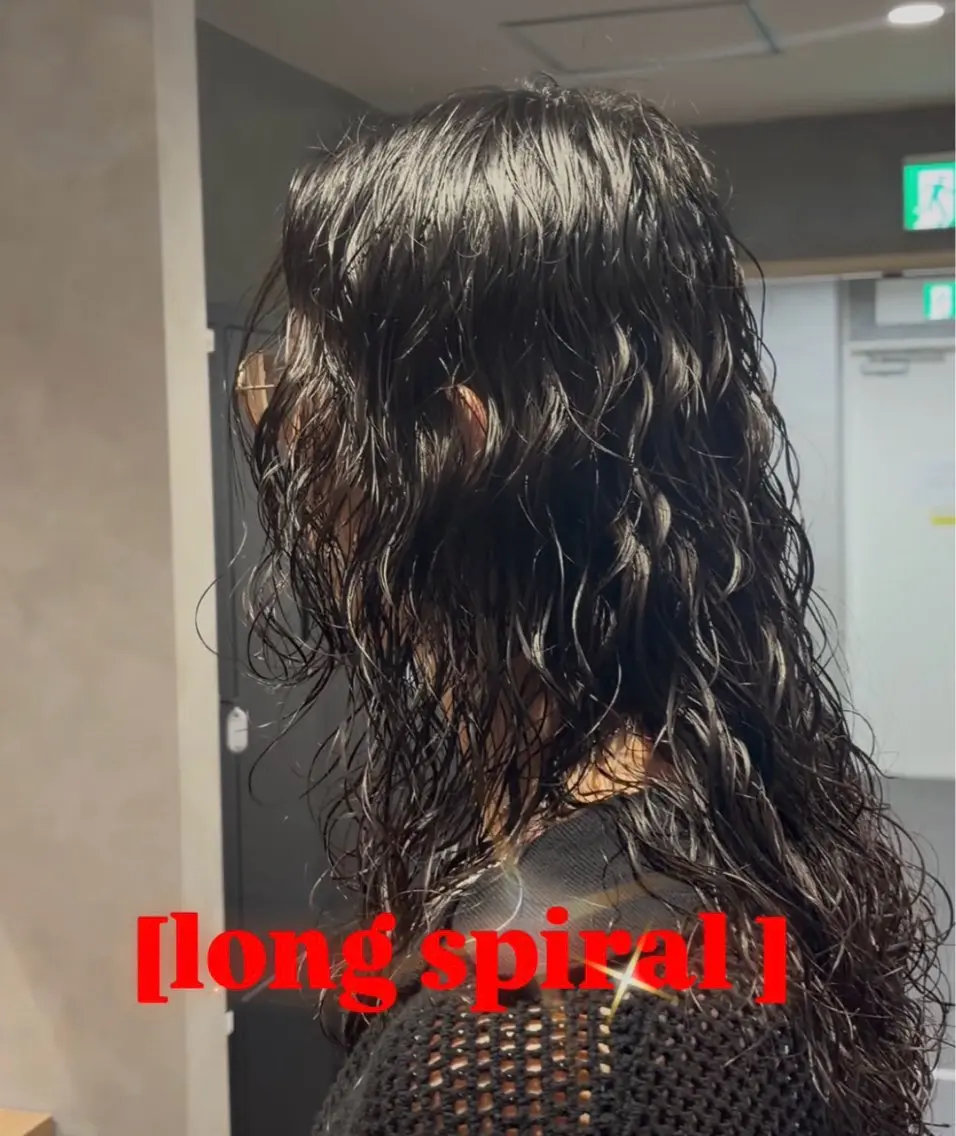 ロング パーマ メンズ メンズパーマ ロング スパイラルパーマ 河合 倖宏のヘアスタイル