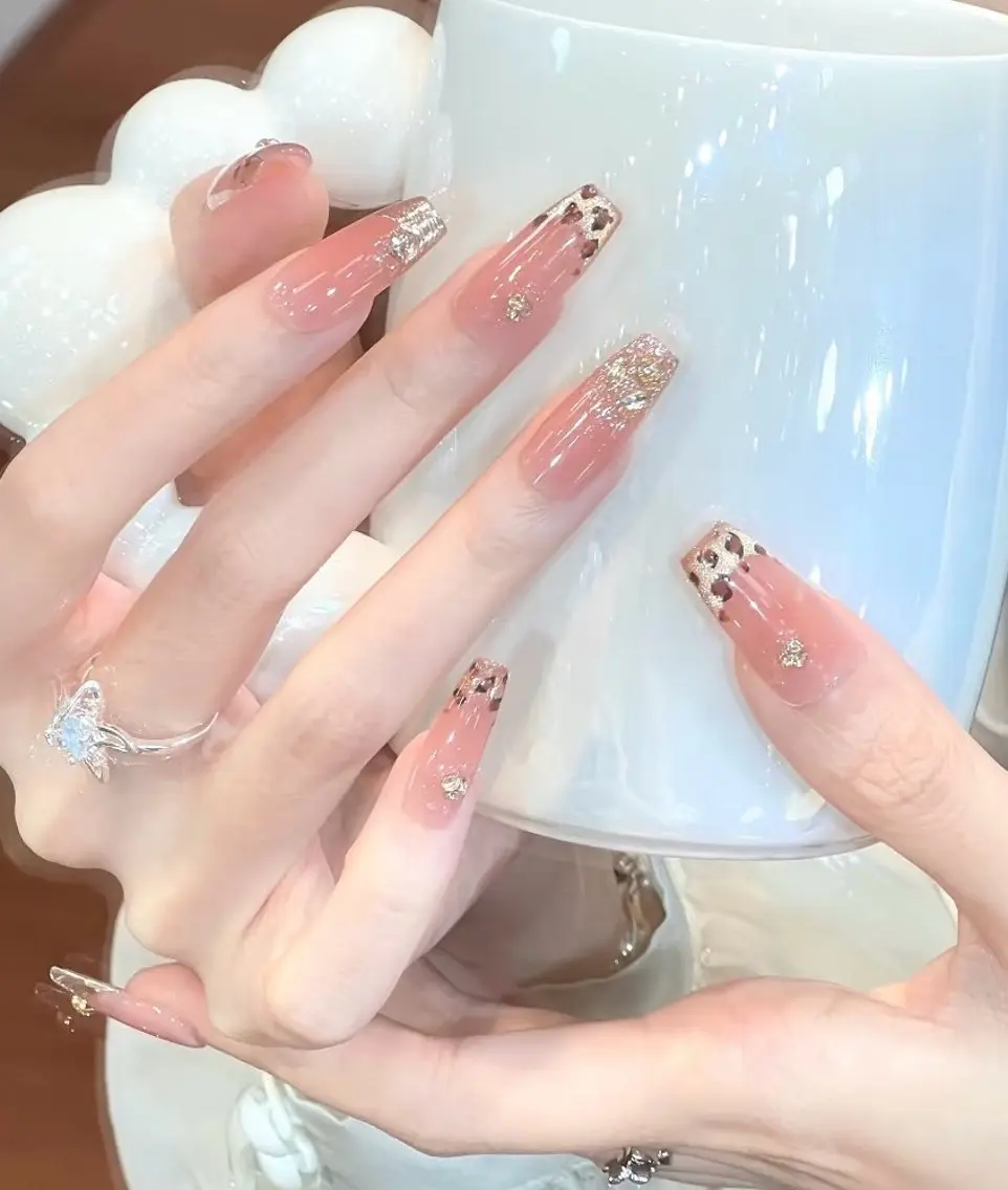 ネイル ハンドネイル Aura Nail ✨スス✨(アヤ)のネイルデザイン