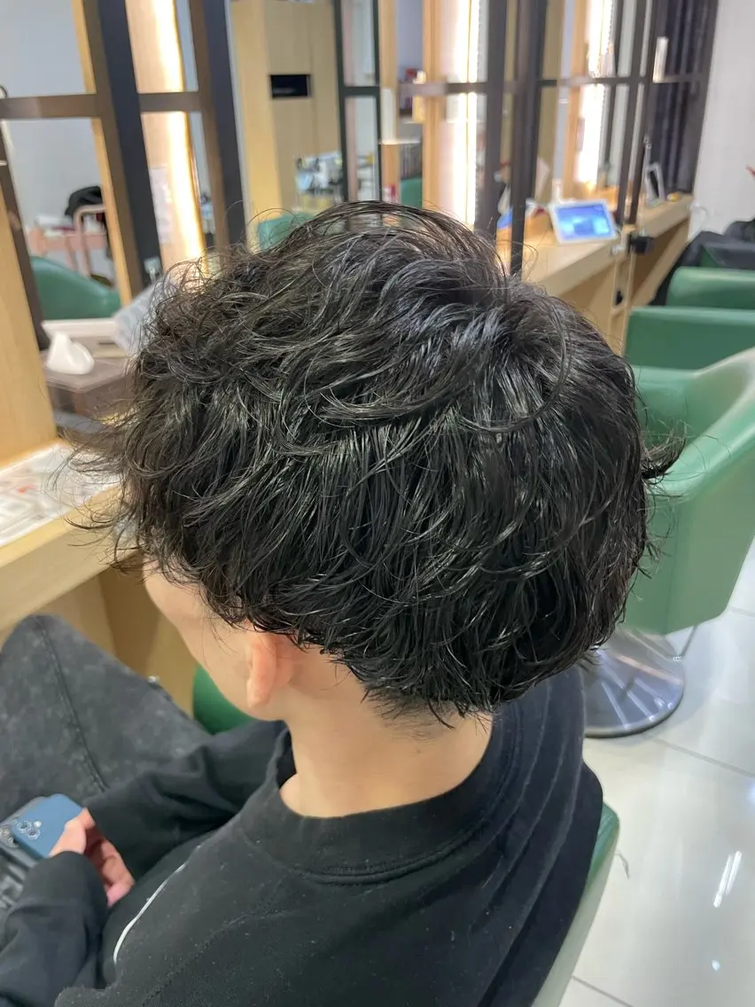 👑カット+ツイストスパイラルパーマ🧑🏻‍🦱👑の写真