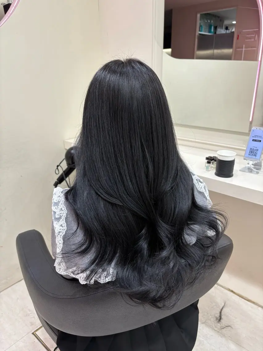 セミロング カラー ヘアアレンジ ヘアカラー 💟RINNA 艶カラー💟のヘアスタイル
