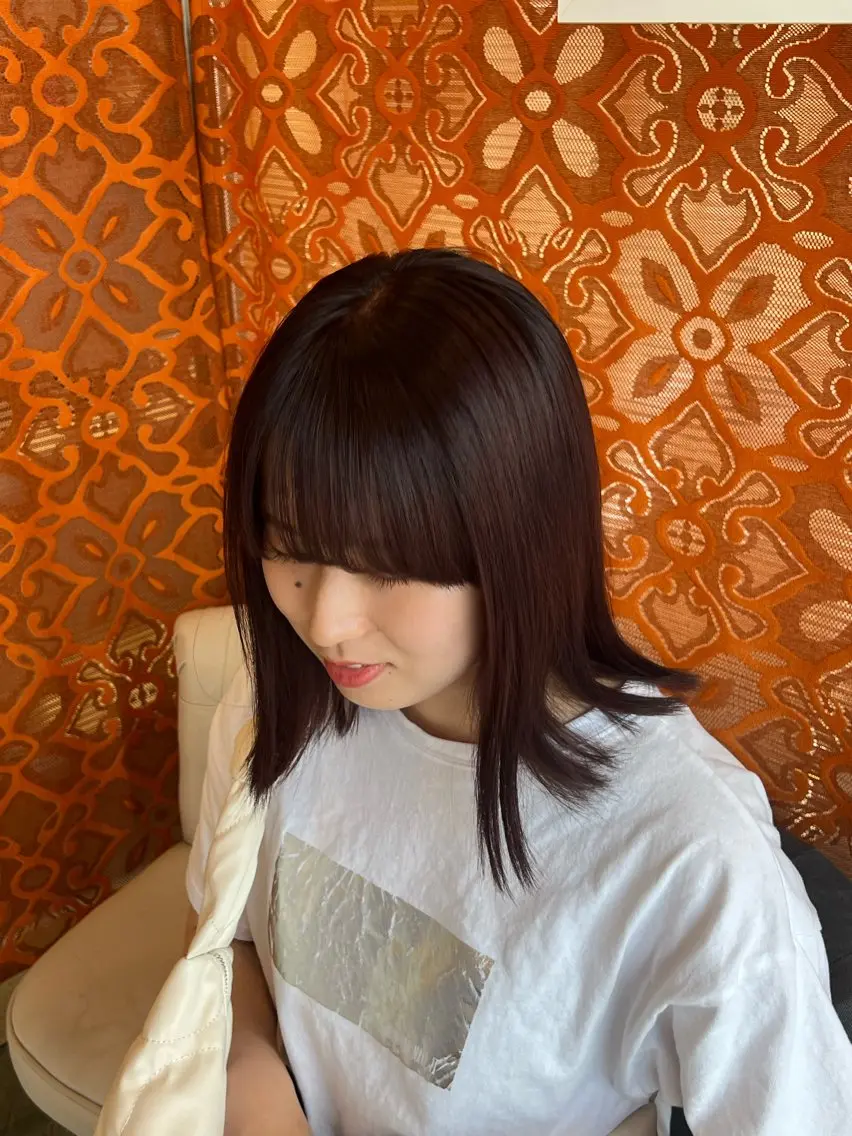 セミロング カラー momb 折戸結菜のヘアスタイル