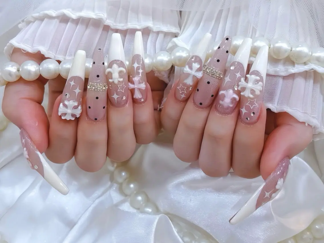 ネイル オーロラネイル チークネイル 桜ネイル クリアネイル ドット ハンドネイル Rin Nail 新大久保店のネイルデザイン