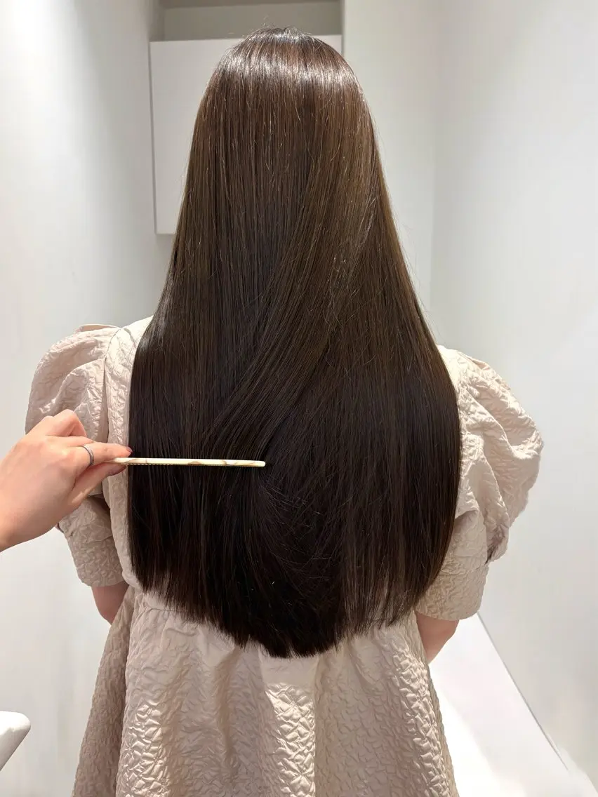 ロング カラー ベージュカラー オリーブベージュ カット ヘアカラー トリートメント 透明感カラー🫧 nanohaのヘアスタイル