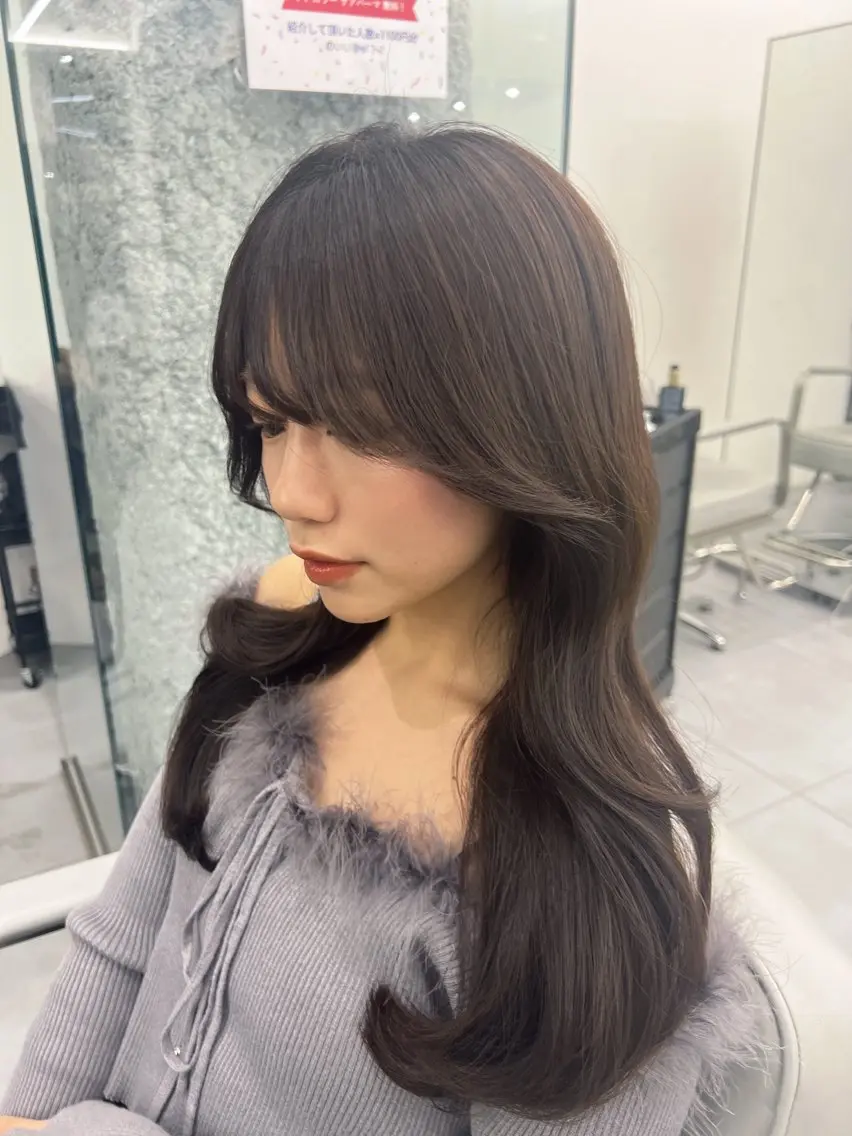 結んでも可愛いおくれ毛★ゆるレイヤーカットロ巻いてふんわり動くレイヤーカット♥＋ダメージレスカラー＋tr ミニモ学割の写真