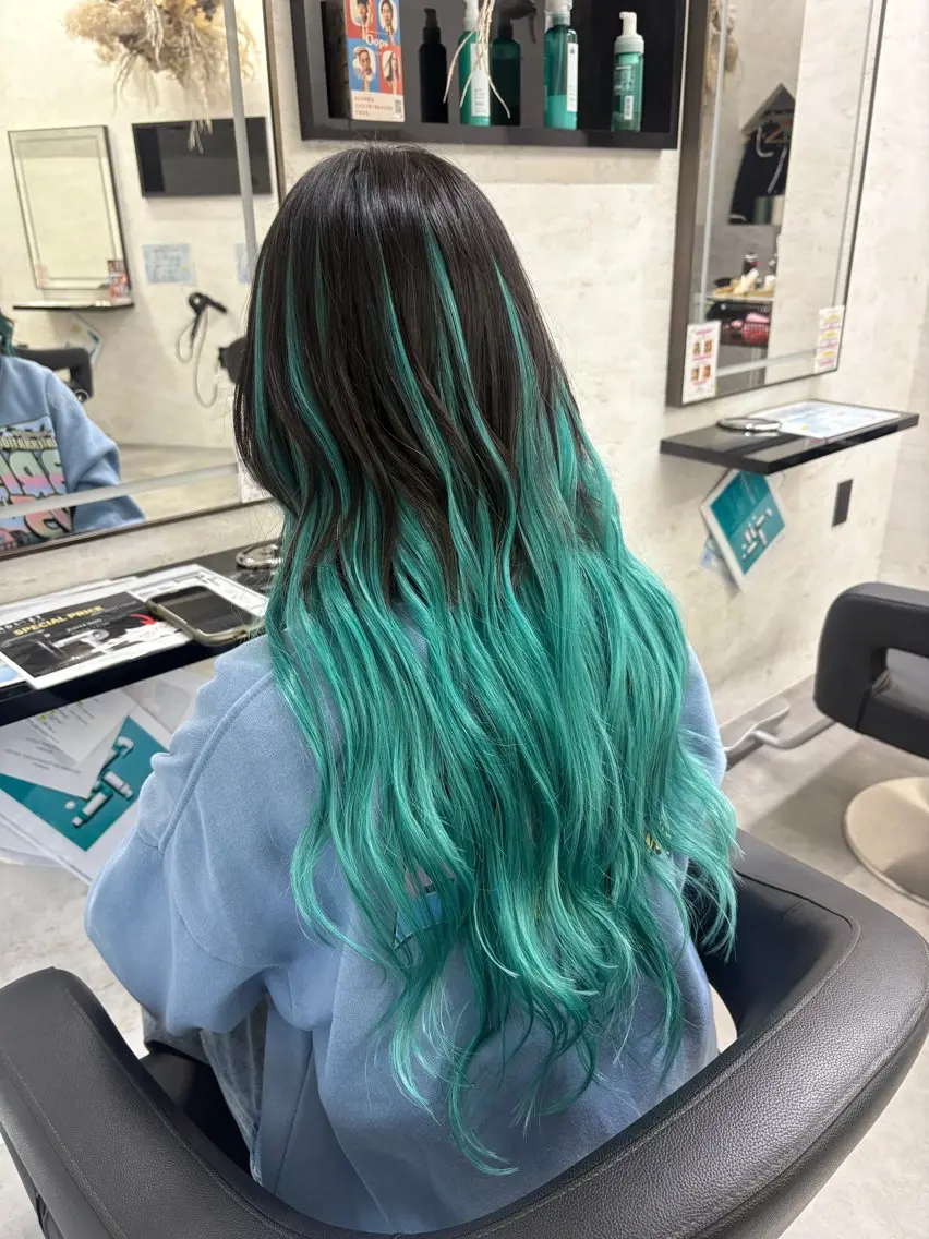 ロング シールエクステ エクステ エクステ 天神最安値エクステ カラーレイヤーカットのヘアスタイル