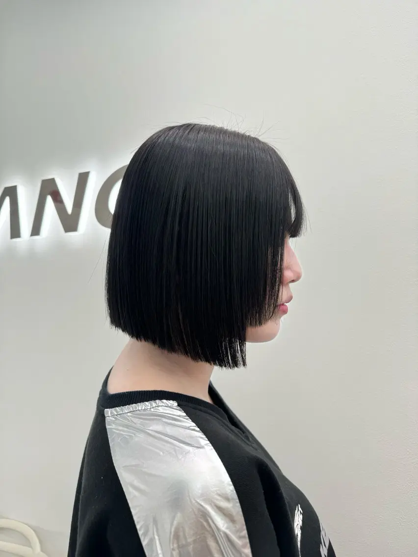ショート カラー ヘアアレンジ カット 縮毛矯正 トリートメント ヘアセット 縮毛矯正🤍 ボブ/ HIKARIのヘアスタイル