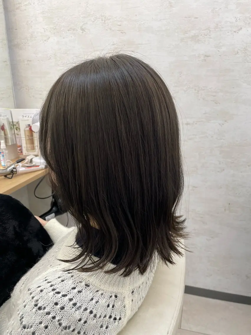 セミロング カラー カット ヘアカラー トリートメント 高橋 芽衣のヘアスタイル