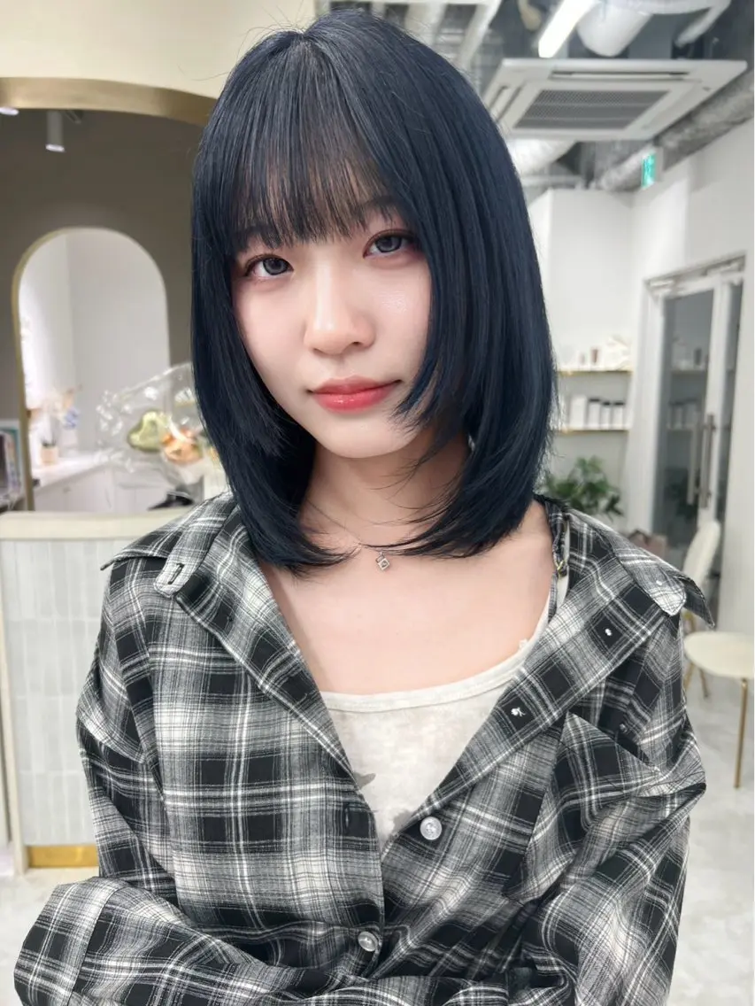 ミディアム レイヤーカット ヘアカラー 🩵nanaka🩵 etoile 🪽のヘアスタイル