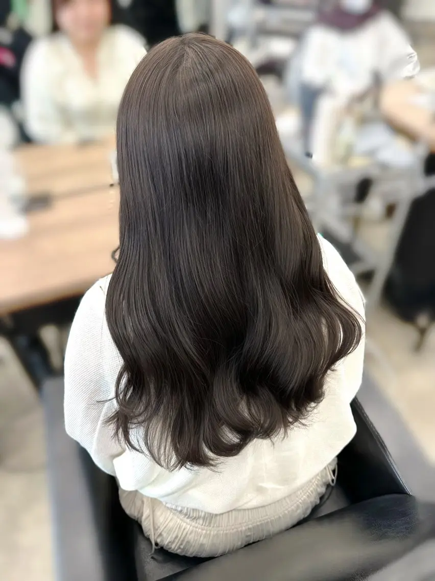 ミディアム カラー 盛れる顔周り /透明感/かりん🎀のヘアスタイル