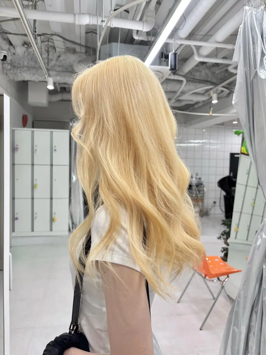 セミロング カット ヘアカラー トリートメント ヘアセット 🎗副店長/井上 竜 ブリーチ指名No.1のヘアスタイル