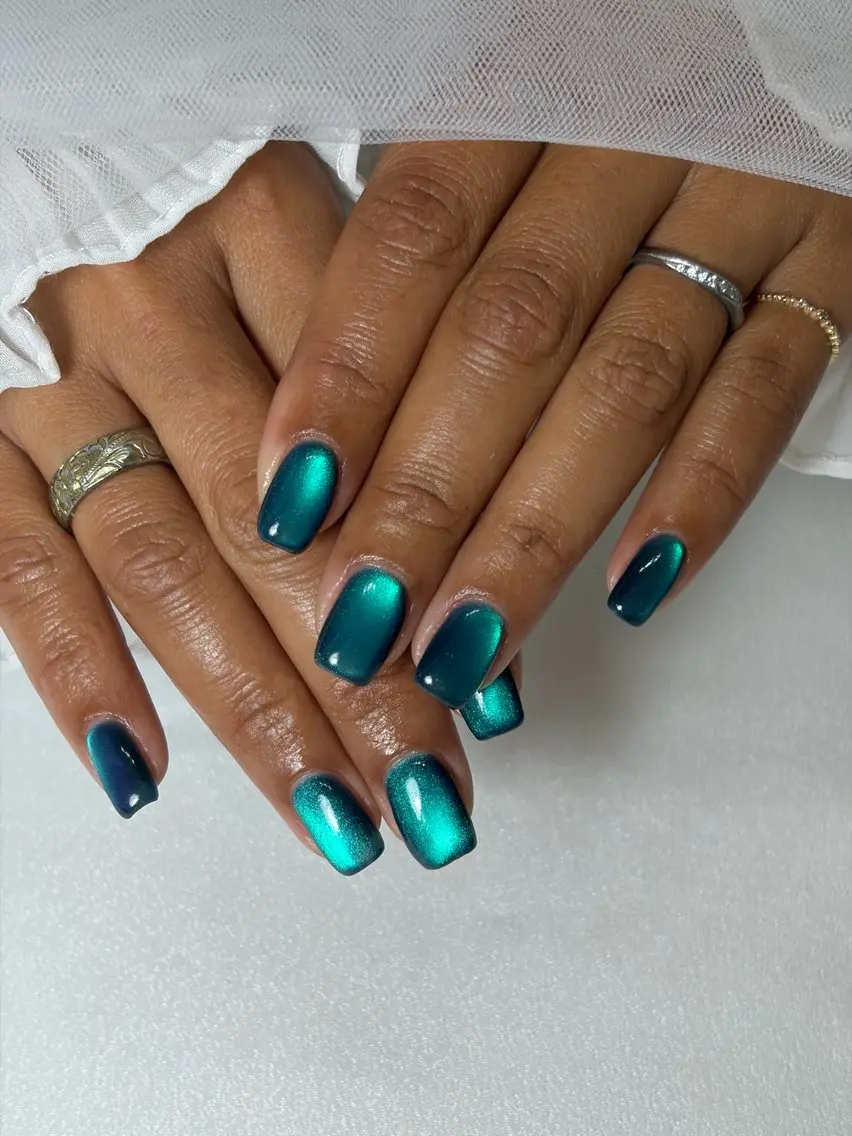 ネイル オーロラネイル ブルー キラキラネイル マグネットネイル シンプルネイル ハンドネイル iro+ nailのネイルデザイン