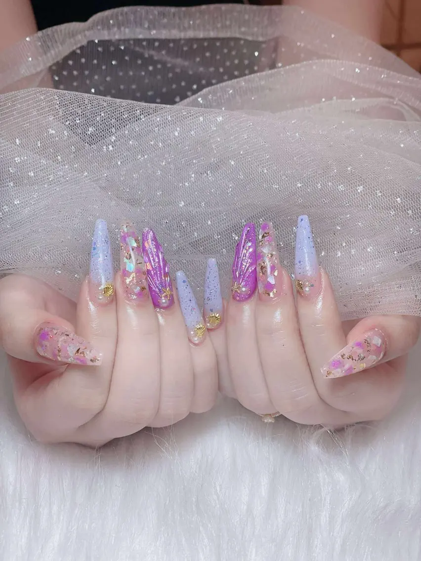 ネイル ジェルネイル ネイルチップ Queen Nail Salonのネイルデザイン