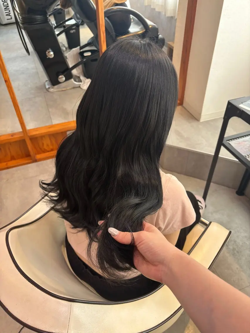 ロング カラー ヘアアレンジ 黒髪 ブルーカラー ブルーブラック 【韓国ヘア/透明感 カラー】makotoのヘアスタイル