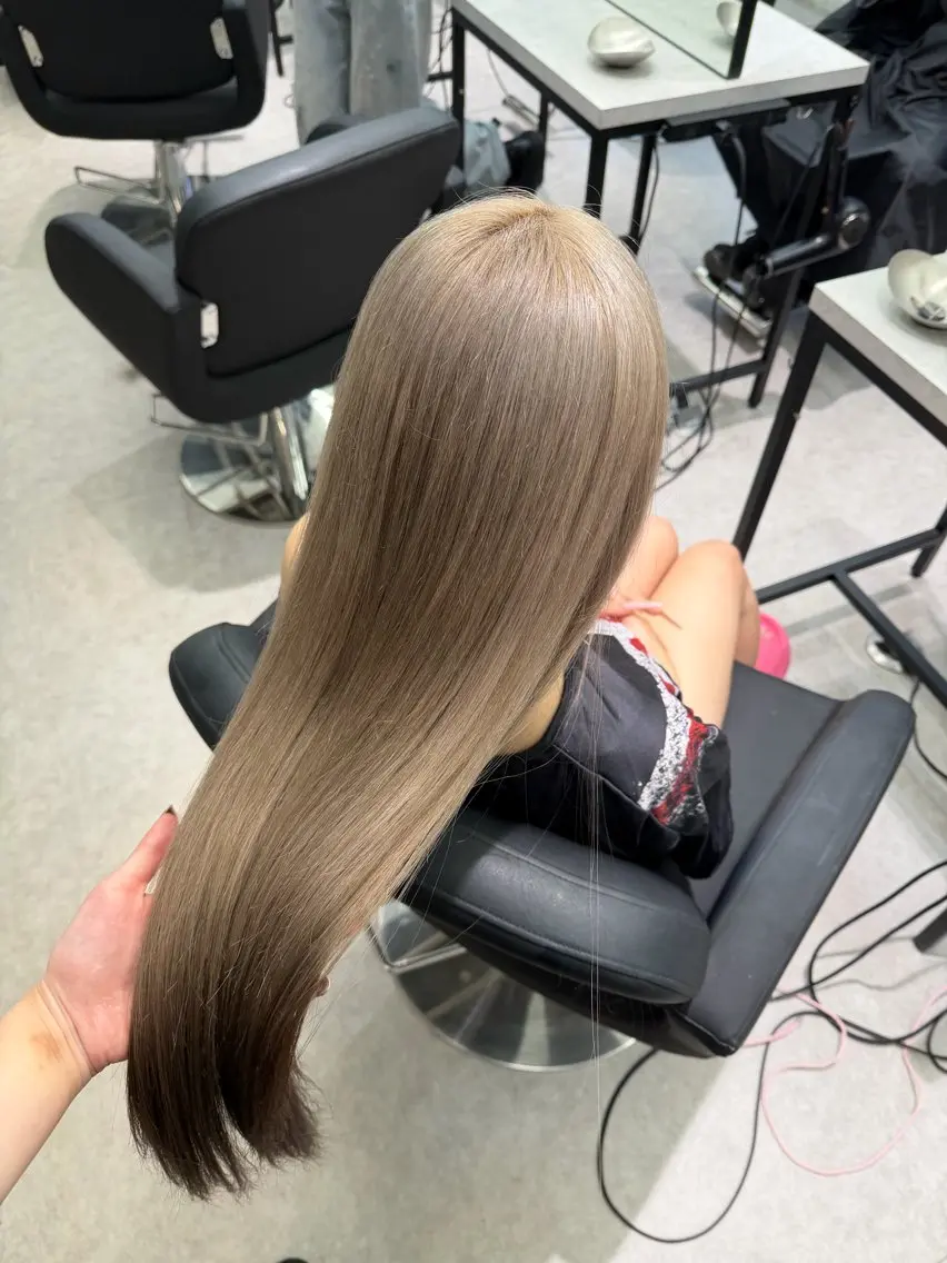 ロング カラー ヘアカラー pele渋谷 カンナ🎀のヘアスタイル