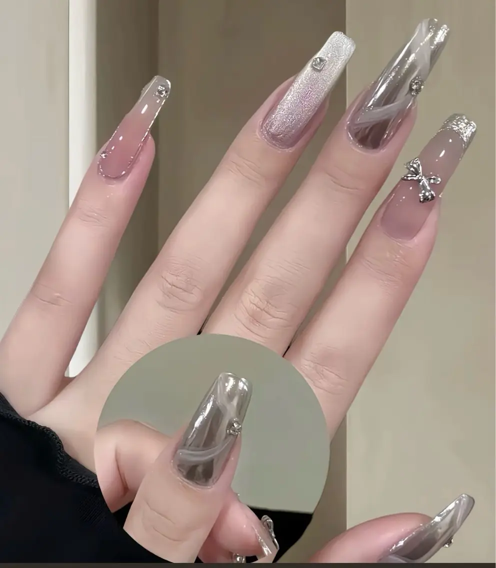 ネイル LEDアイラッシュ ∩_∩アオイのマツエク・マツパデザイン